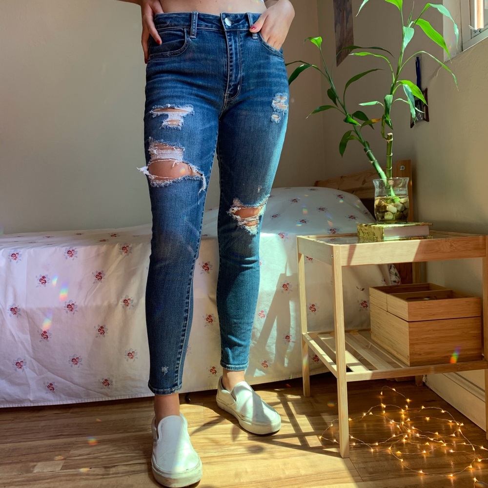 American Eagle High Waisted Distressed Jeans